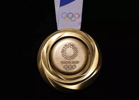 奥运会的奖杯是不是纯金的