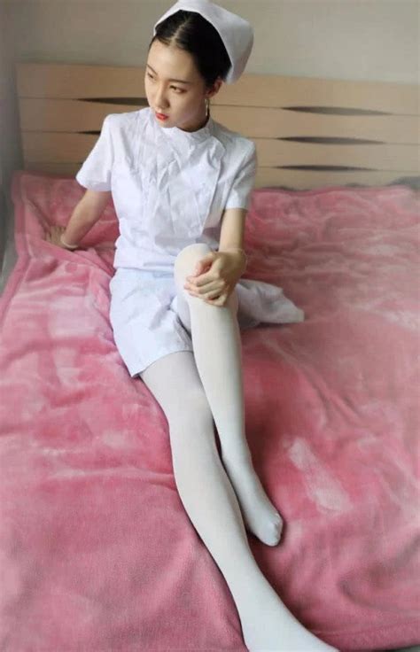女护士白色裙子