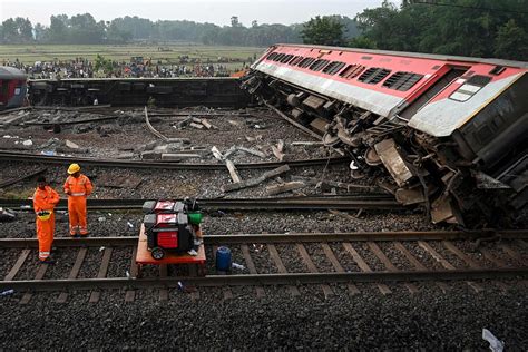 媒体：印列车相撞事故暴露3个问题