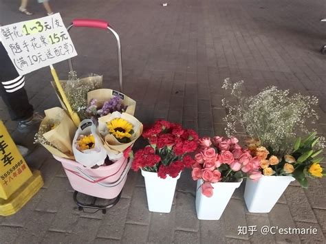 学校摆摊卖花有市场吗