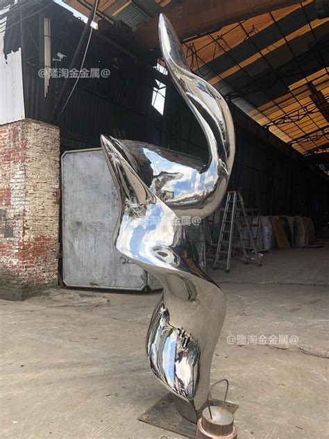 安国不锈钢抽象雕塑