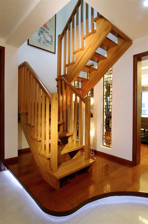室内纯木楼梯