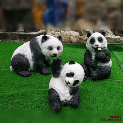 工匠熊猫雕塑图片