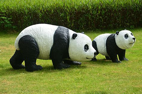 工艺品熊猫雕塑图片