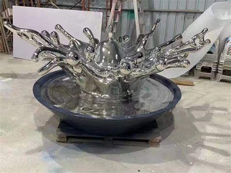 广东玻璃钢抽象雕塑多少钱