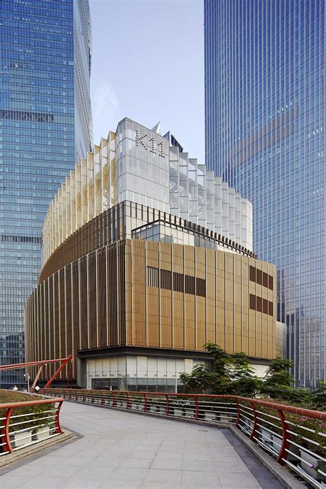 广州周大福金融中心单层设计高度