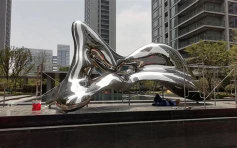 广州大型不锈钢雕塑价钱