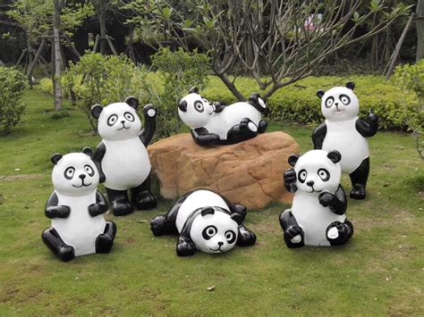 广州玻璃钢卡通熊猫雕塑公仔摆件