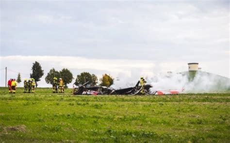德国两名飞行员撞机身亡塞尔维亚