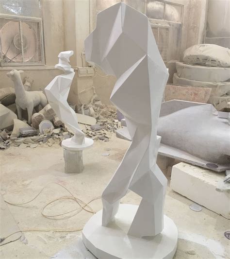 成品玻璃钢雕塑摆件生产