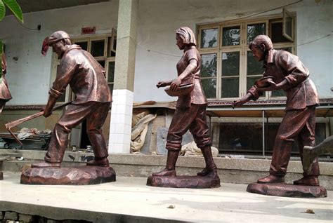 新疆人物玻璃钢雕塑公司