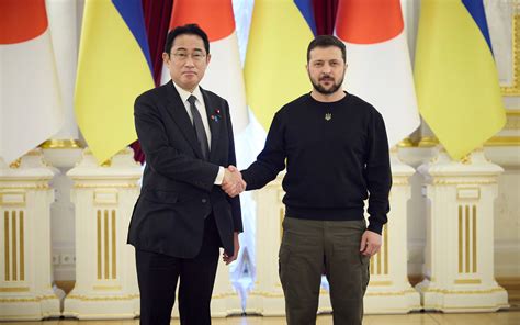 日本领导人访问乌克兰照片