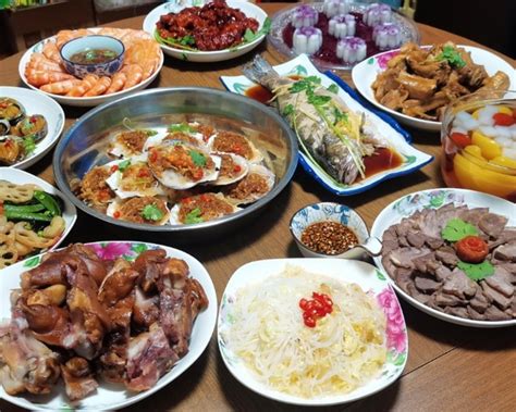 春节二十口人的年夜饭在家做