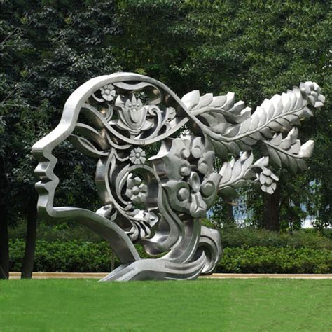 晋城不锈钢镂空玻璃钢人物雕塑