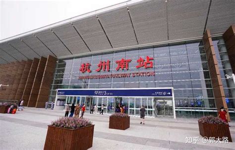 杭州哪个火车站离萧山机场最近