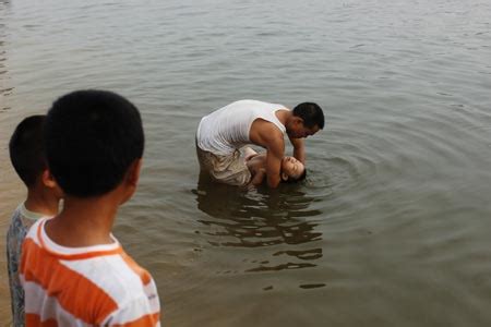 杭州11岁女孩游泳被电死