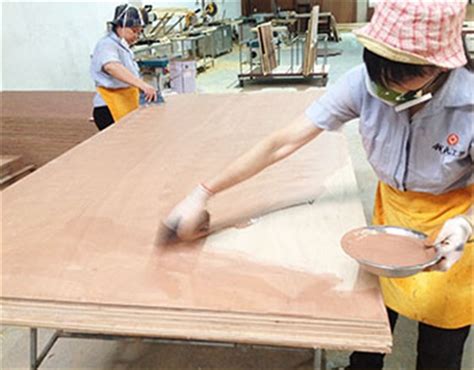 柳州木板厂刮灰手法