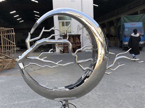 树脂不锈钢圆环雕塑制作