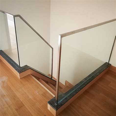 楼梯用玻璃栏杆图片