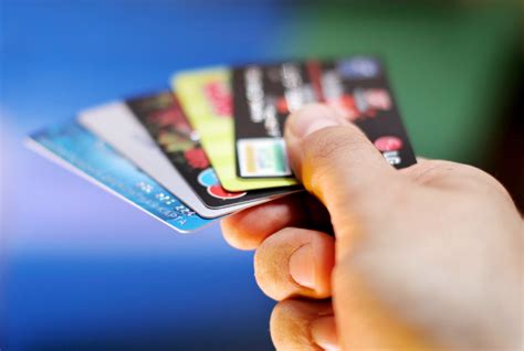 欠支付宝的钱可以申请信用卡吗