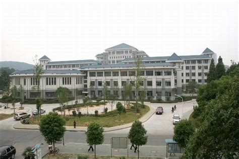 武汉大学计算机部