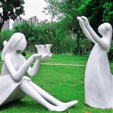 武汉校园玻璃钢景观雕塑制作