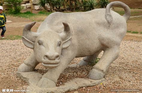 水泥圆雕塑水牛