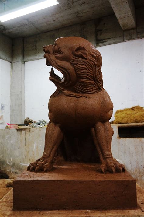 水泥狮子雕塑