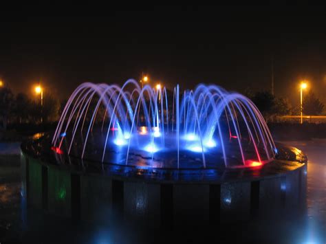 河南广场喷泉雕塑定制