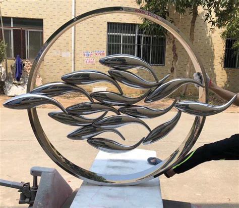 河南镜面抽象不锈钢雕塑公司
