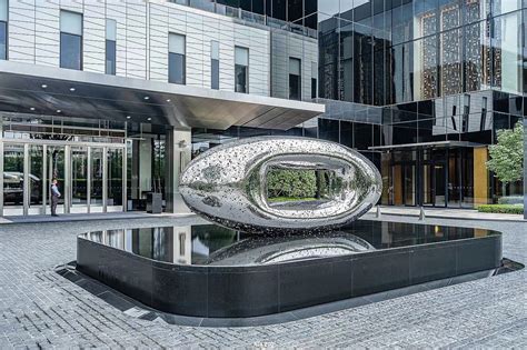 泰州酒店玻璃钢雕塑设计
