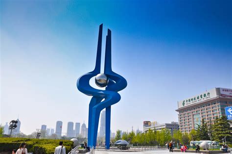 济南城市广场雕塑材质选择