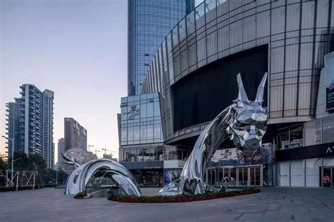 深圳商业街玻璃钢雕塑
