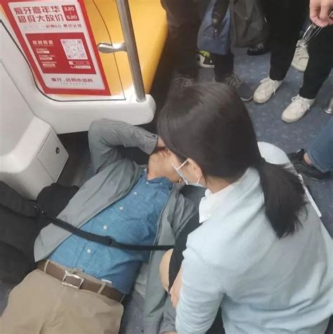 深圳20岁男子地铁晕倒