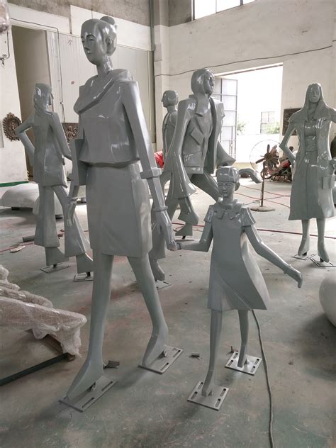 湖北玻璃钢材质雕塑制作