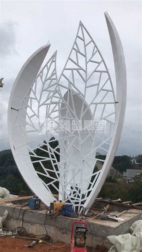 湖北玻璃钢金属雕塑介绍