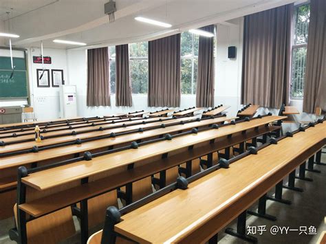 湖南大学教室图片
