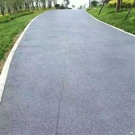 灰色沥青混凝土路面