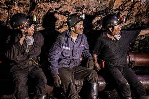 煤矿工人欠薪几个月