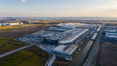 特斯拉上海工厂暂停扩建