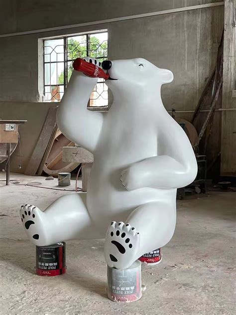 玻璃钢萌芽熊雕塑