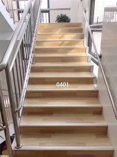 用地板做楼梯踏步