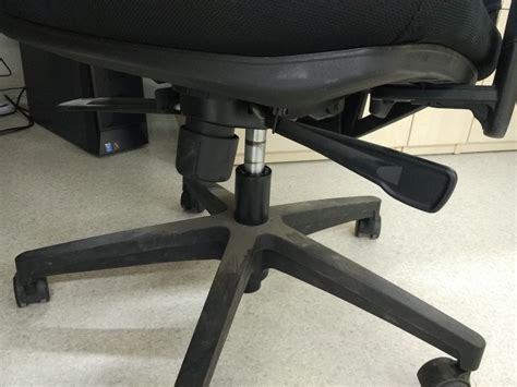 电脑椅怎么调靠背