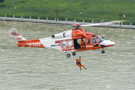 维多利亚港救援直升机图片