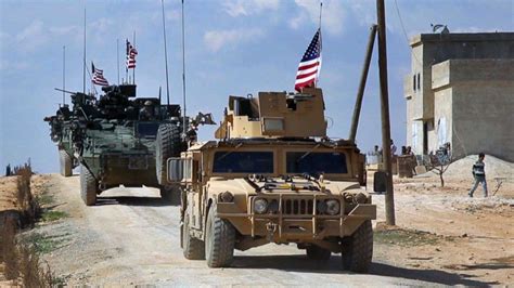 美军在叙利亚非法基地遭导弹袭击