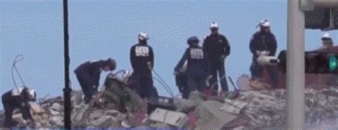 美国摩天大楼倒塌视频