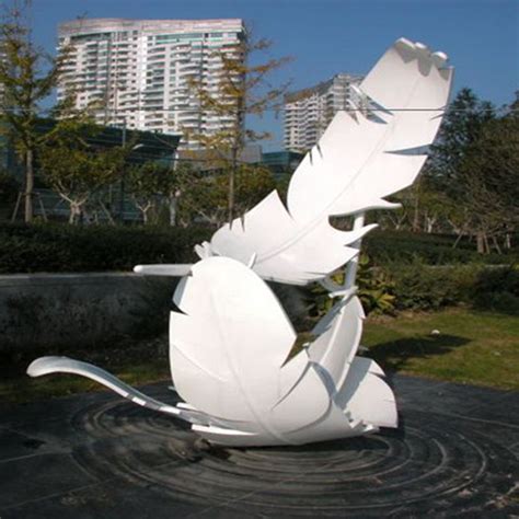 羽毛抽象雕塑