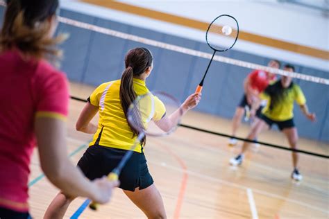羽毛球运动的主要特点和运动价值