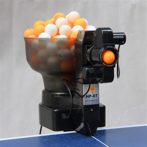 自动发球机打乒乓球