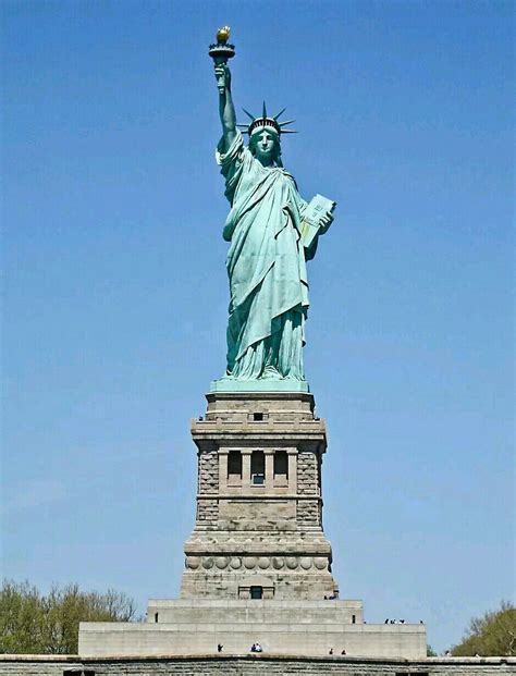 自由女神像是哪个国家的建筑
